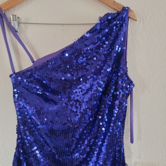 Mac Duggal, Sequined One Shoulder Asymmetrical Hem Gown, Violet, Size 8, NWT - Picture 10 of 14